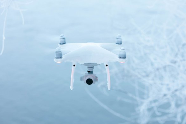 Pilotare un Drone in inverno: 5 cose che devi sapere - DJI Authorized  Retail Store