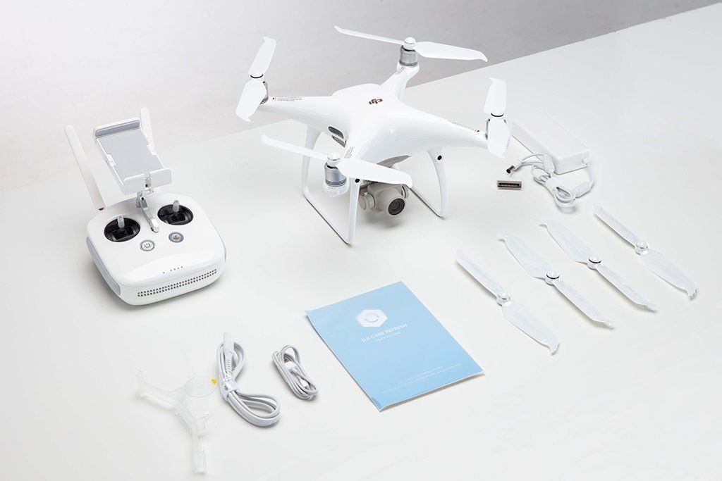 DJI Phantom 4 V2.0 con accessori